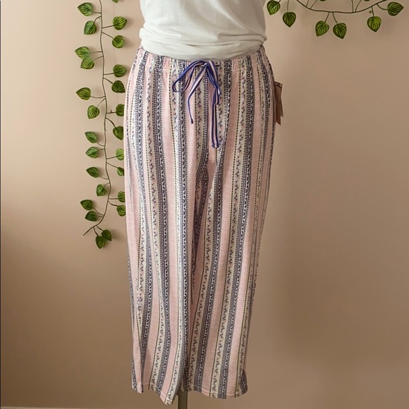 Goodnight Kiss PJ Pants - Picture 3 of 9